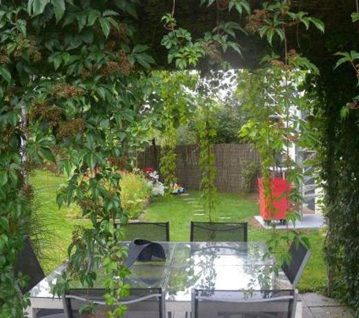 Quaint Holiday Home in Saint Quirin with hot tub nice view