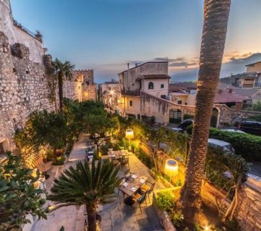 Medousa Bistrot & Suites