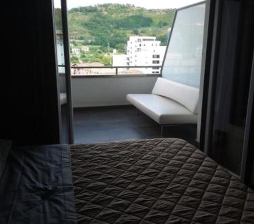 Uniclub House
