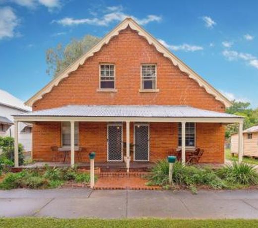 Eliza 1875 Red Brick Duplex Townhouse