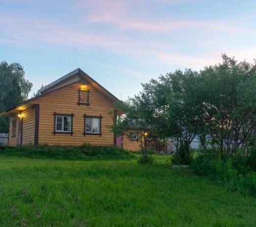 ÐÐ¾Ð¼ Ñ Ð±Ð°Ð½ÐµÐ¹ Ð½Ð° Ð±ÐµÑÐµÐ³Ñ ÑÐµÐºÐ¸ - Ð ÐµÑÐ½Ð°Ñ ÐÐ°Ð¸Ð¼ÐºÐ°