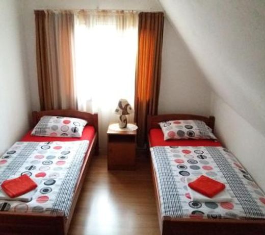 Rent a house - "Laki"