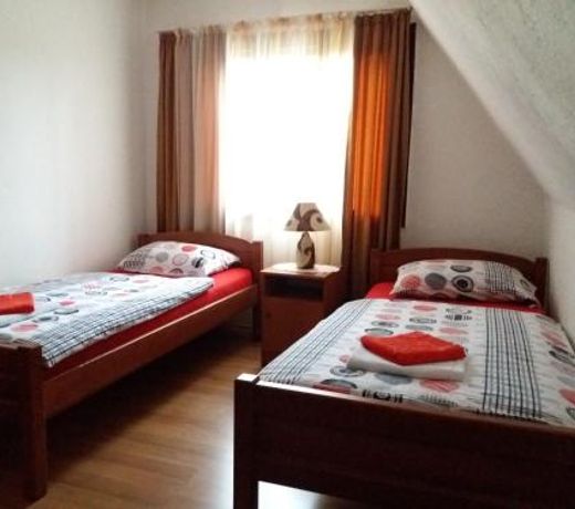 Rent a house - "Laki"
