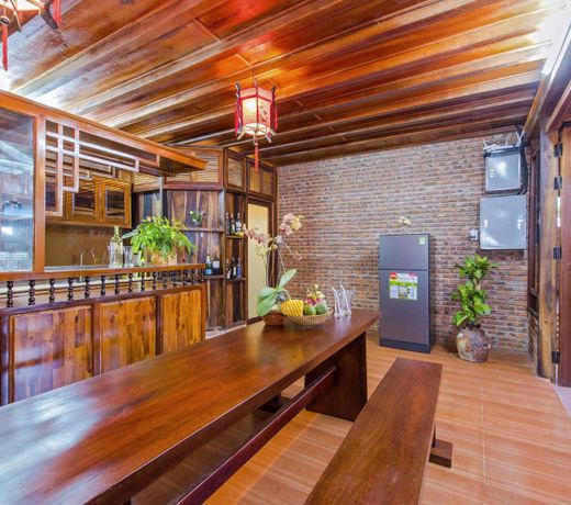 Wooden Lodge Homestay