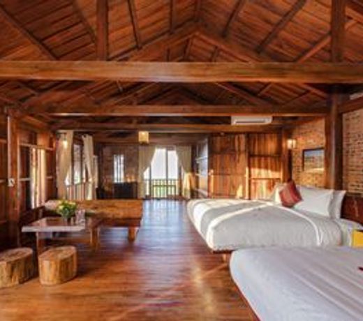 Wooden Lodge Homestay