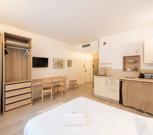 Studio in sought-after Saint Germain, by Veeve