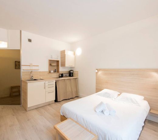 Studio in sought-after Saint Germain, by Veeve