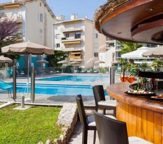 NehÃ´ Suites Cannes Croisette