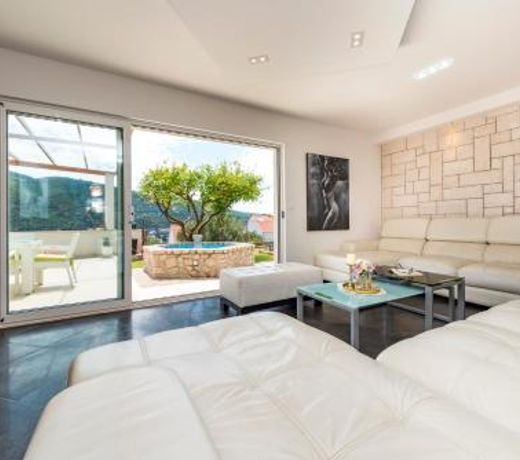 Penthouse VIEWPOINT