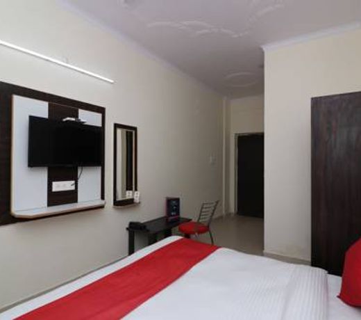 OYO 14825 Hotel Siddheshwar