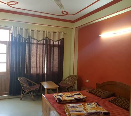 Righ Roof Hotel