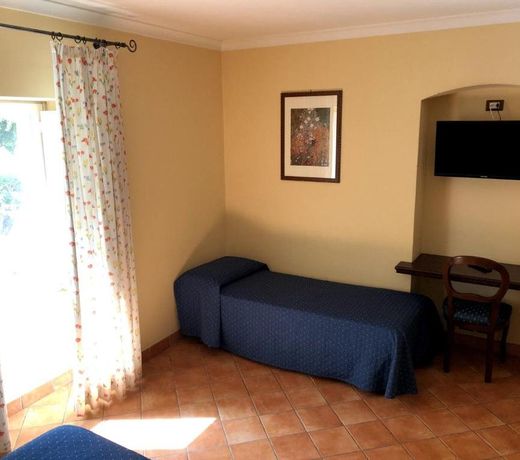 Apollo B&B