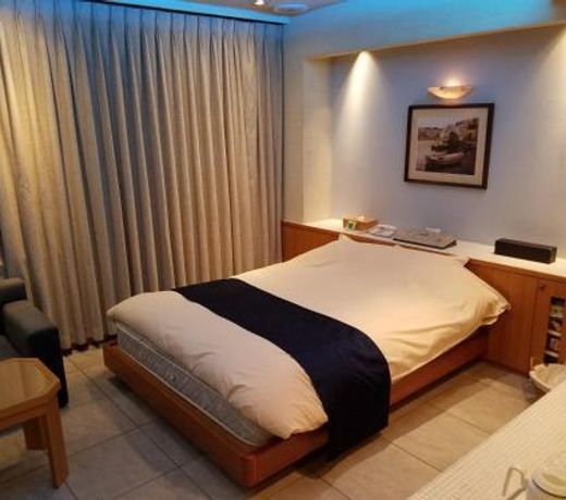 Hotel Y (Adult Only)