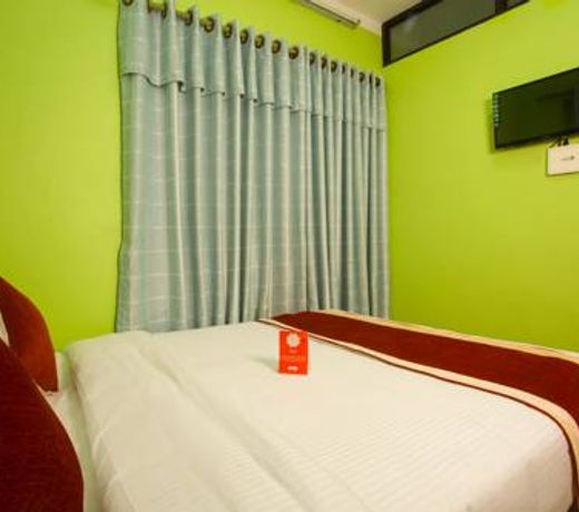 OYO 146 Somewhere Hotel & Restaurant