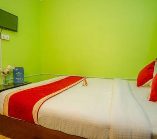 OYO 146 Somewhere Hotel & Restaurant