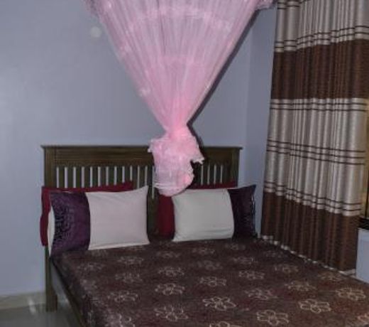 Evelyn Apartments