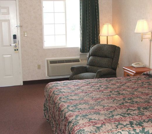 Deerfield Inn & Suites