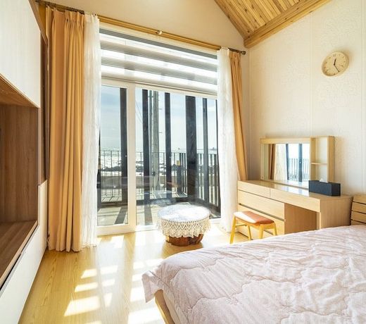 Pohang Revoir Pension