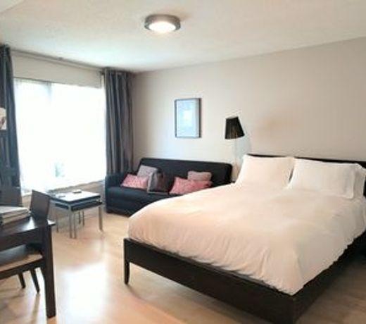Hotel Suites near Eaton Centre