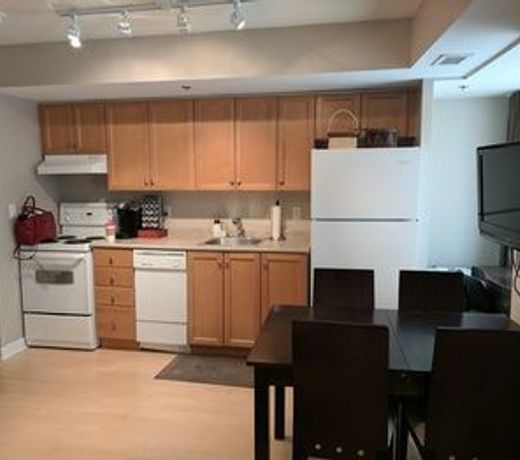 Hotel Suites near Eaton Centre