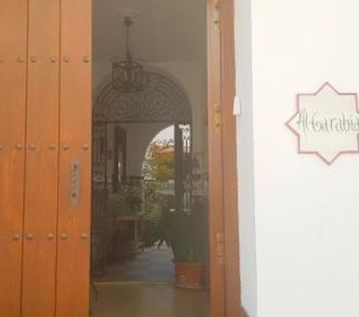 Casa AlgarabÃ­a