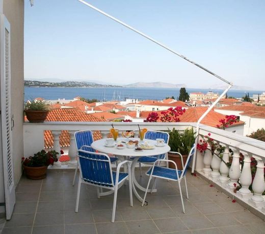 Apanemos, Return to Timeless Spetses