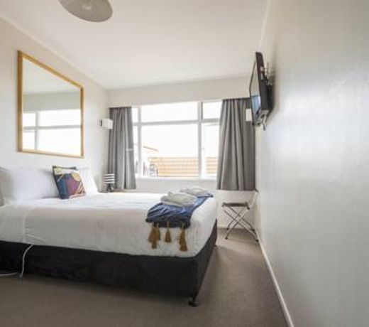 Ranfurly Hotel