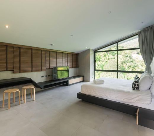 Luxury 3 Bedroom Pool Villa Angle