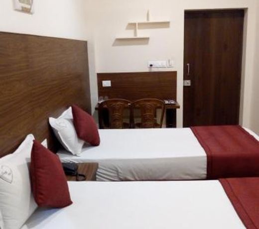 Hotel Lovely Nest