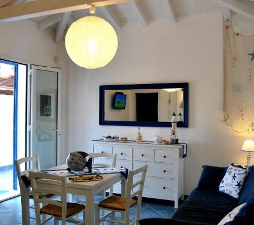 Villa Salina fronte mare