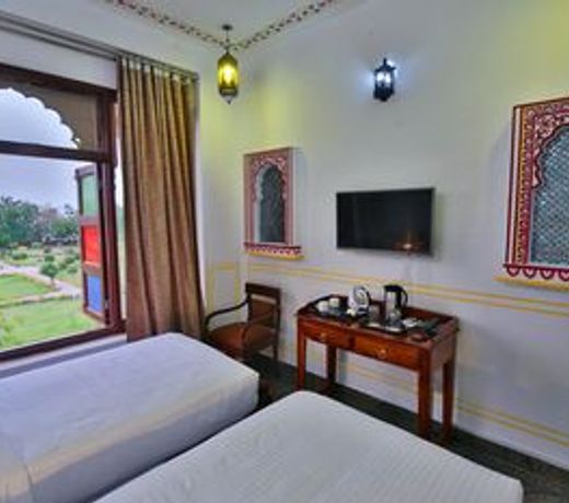 FabHotel Shree Villas