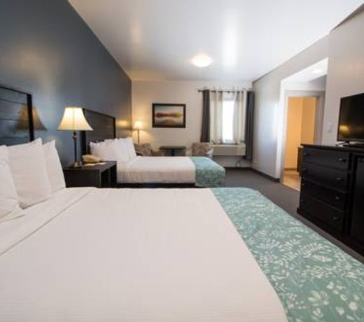 Roadhouse 52 Inn & Suites