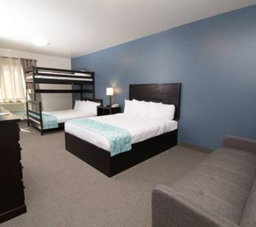 Roadhouse 52 Inn & Suites