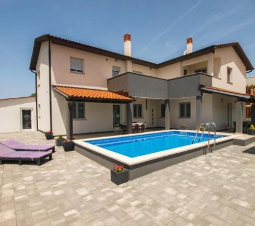 4 Stars Apartments-Pikula