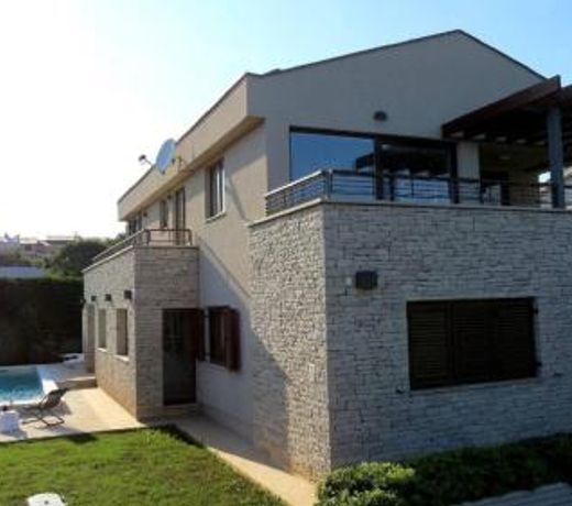 House Mia
