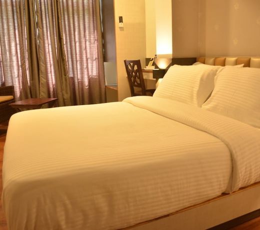 Hotel Aura
