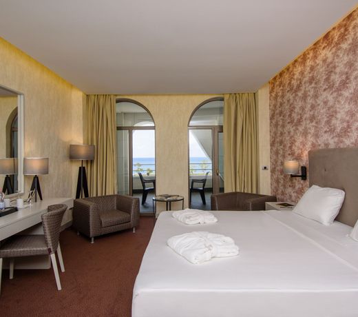 The Grand Gloria Hotel