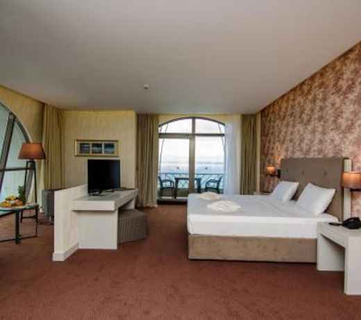 The Grand Gloria Hotel