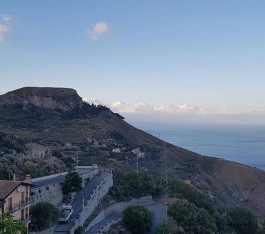 Casa "Rocca di Mola"