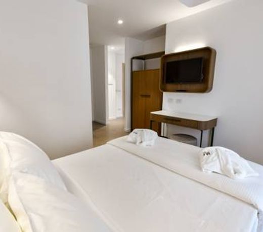 M&F Hotel