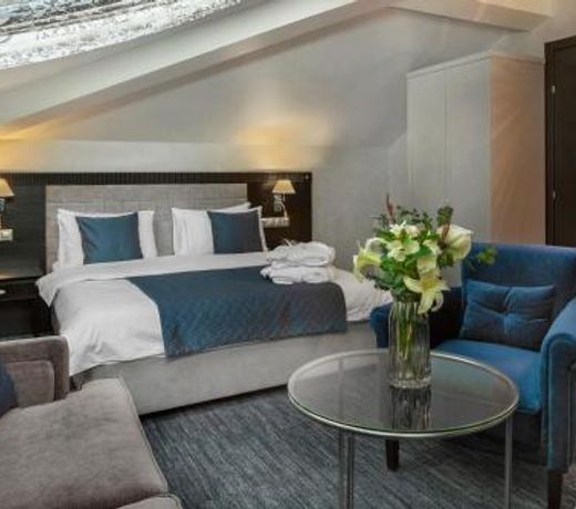 Seasons Boutique Hotel