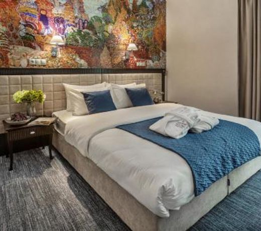 Seasons Boutique Hotel