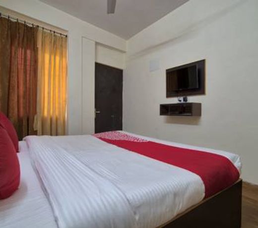OYO 14420 Hotel Green Woods