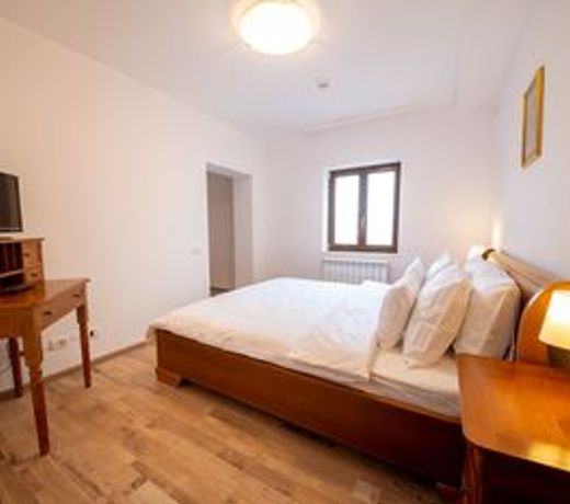 Bucharest Boutique by Jullie