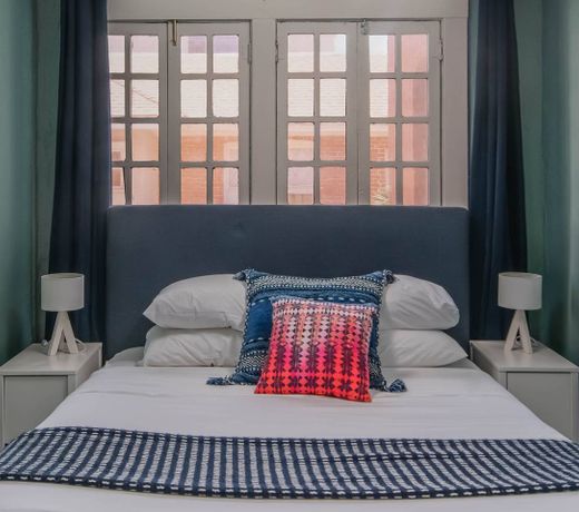 Relaxing 3BR Downtown #2A by WanderJaunt