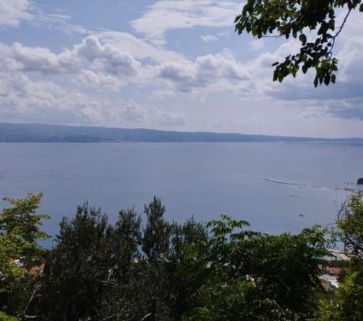 House B - with spacious terrace and beautiful view
