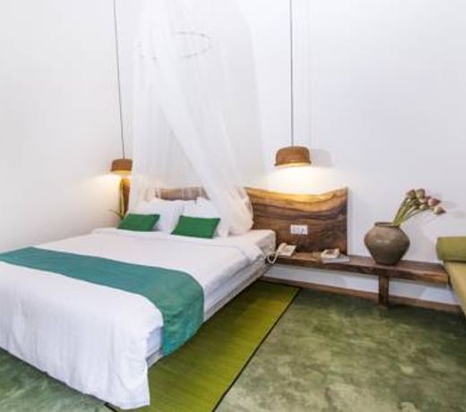 Sarina Hotel & Villa