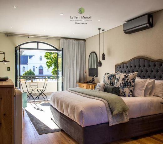Le Petit Manoir Franschhoek