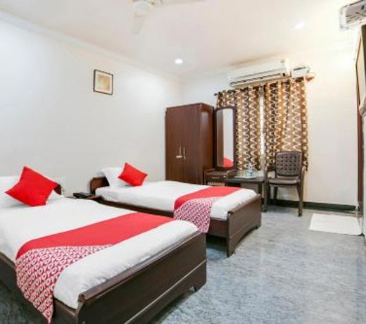 OYO 14178 Hotel Sea City