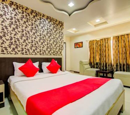 OYO 13584 Hotel Ruchi
